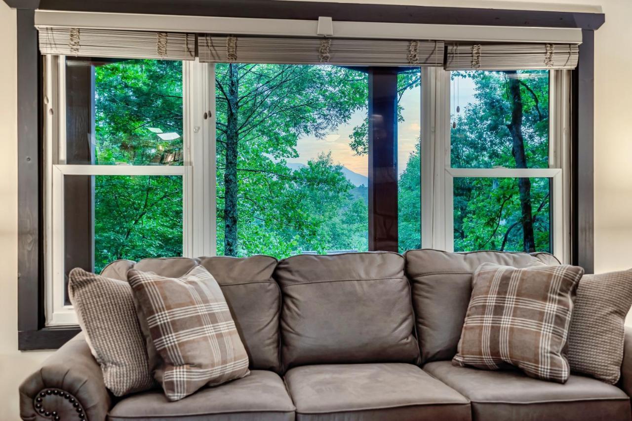 Beautiful Chalet With Fireplace And Large Game Room Gatlinburg Dış mekan fotoğraf