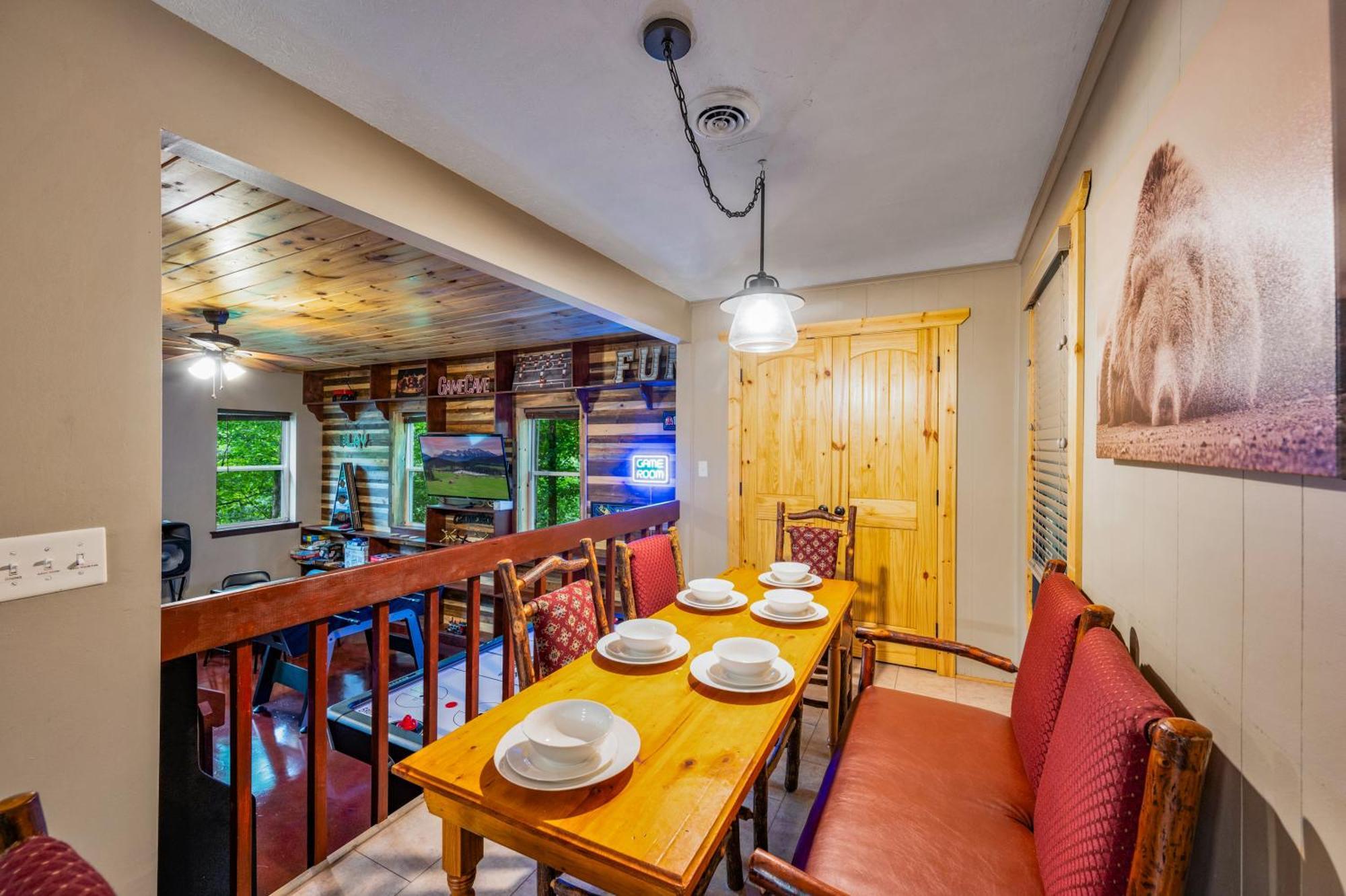 Beautiful Chalet With Fireplace And Large Game Room Gatlinburg Dış mekan fotoğraf