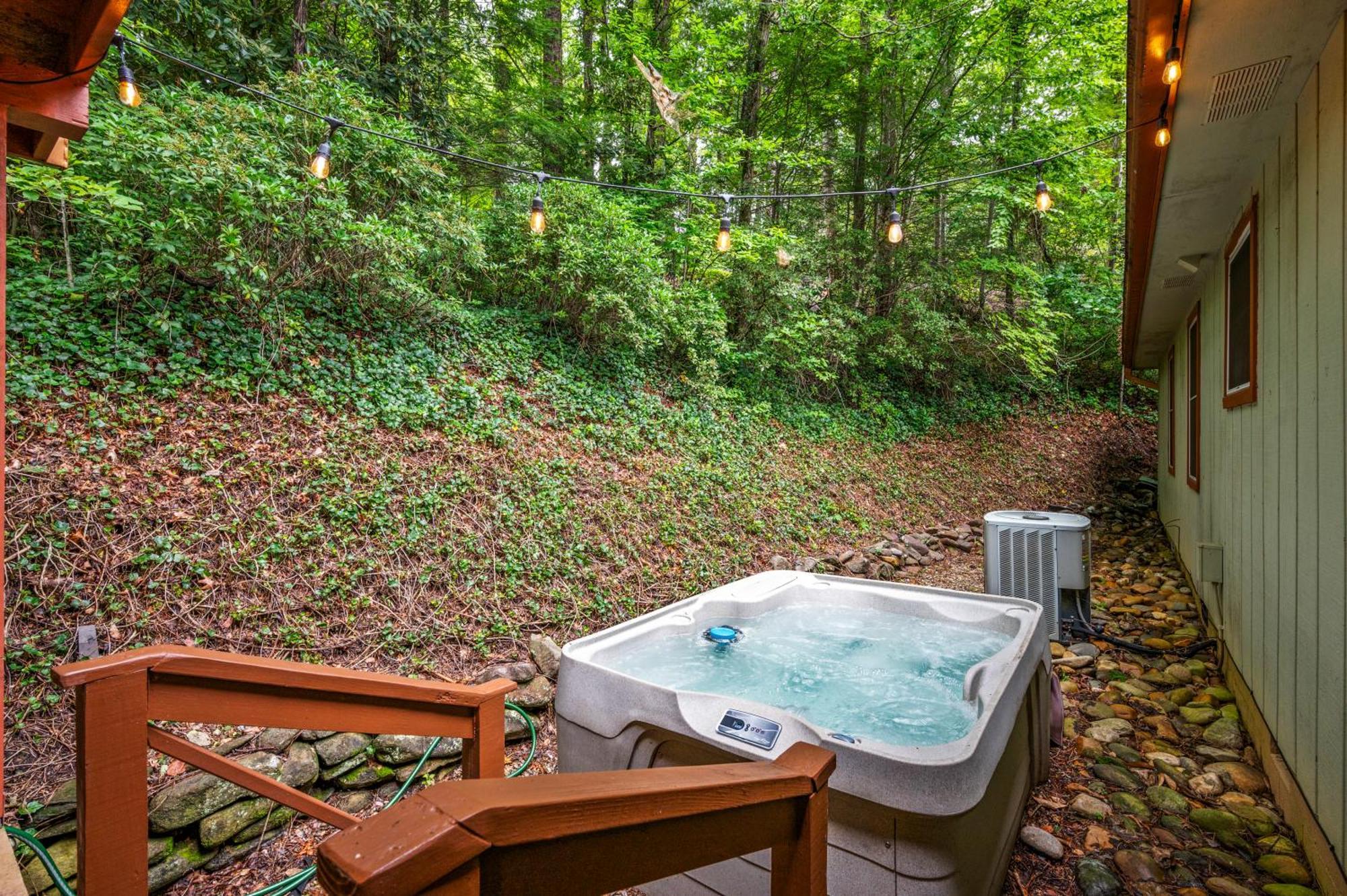 Beautiful Chalet With Fireplace And Large Game Room Gatlinburg Dış mekan fotoğraf