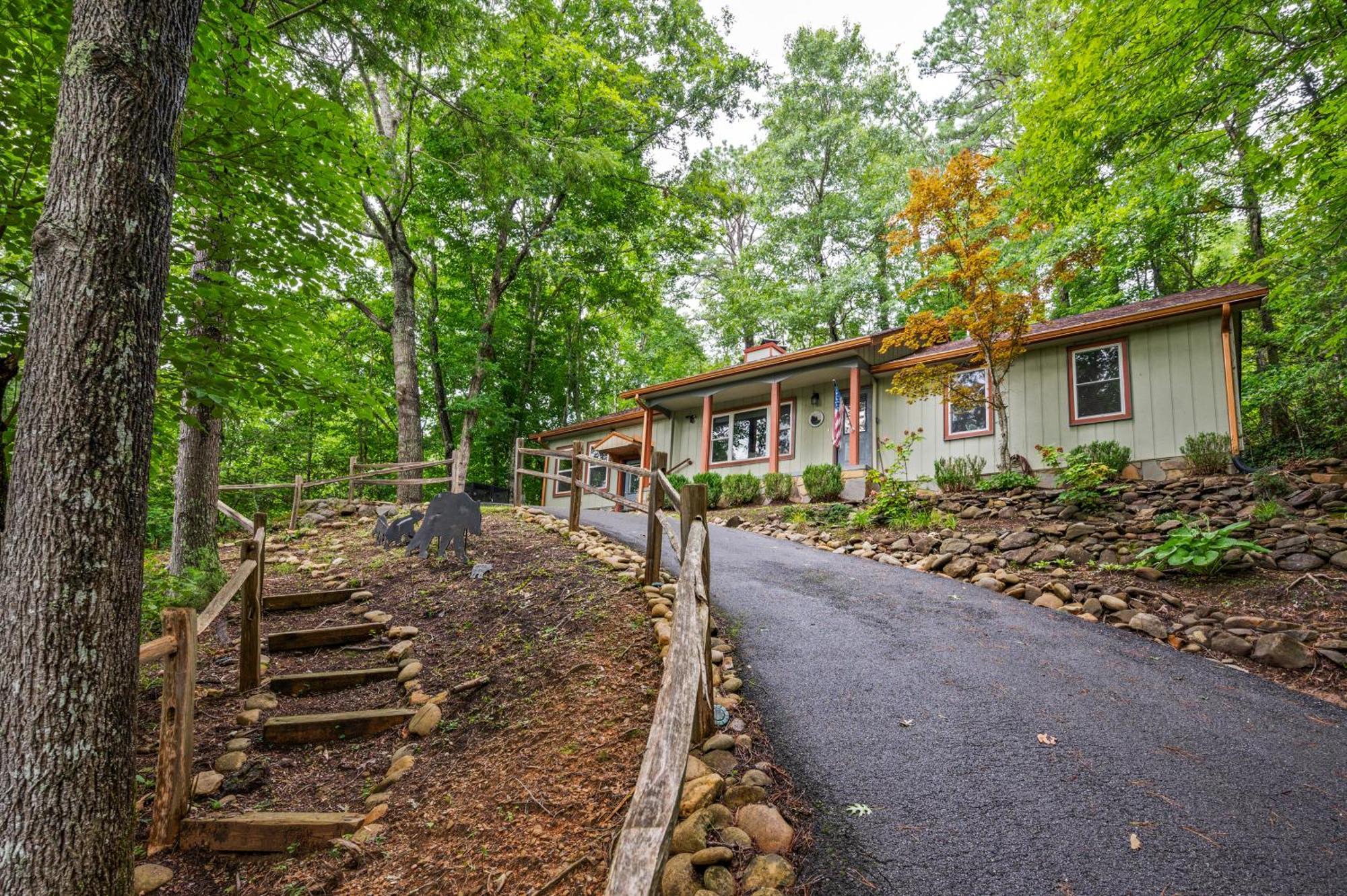 Beautiful Chalet With Fireplace And Large Game Room Gatlinburg Dış mekan fotoğraf