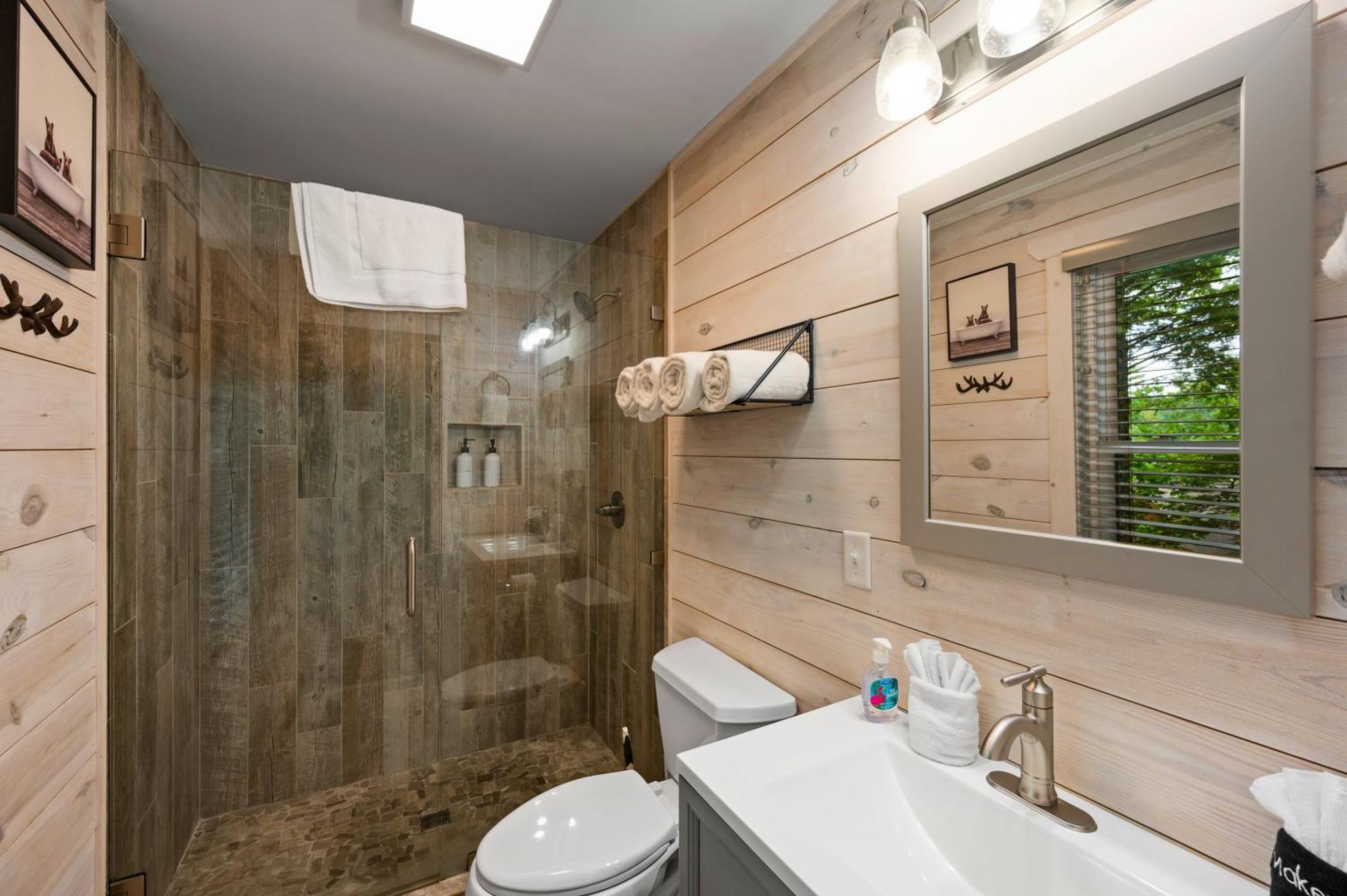 Beautiful Chalet With Fireplace And Large Game Room Gatlinburg Dış mekan fotoğraf