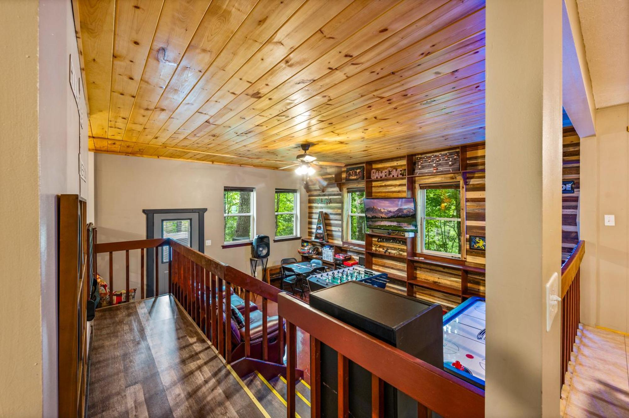Beautiful Chalet With Fireplace And Large Game Room Gatlinburg Dış mekan fotoğraf